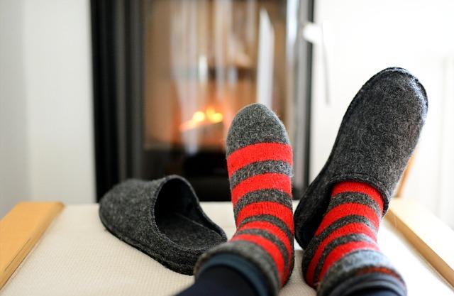 Best Heated Socks to Travel Through Winter, Plus Comfortable Reviews That Help You Choose