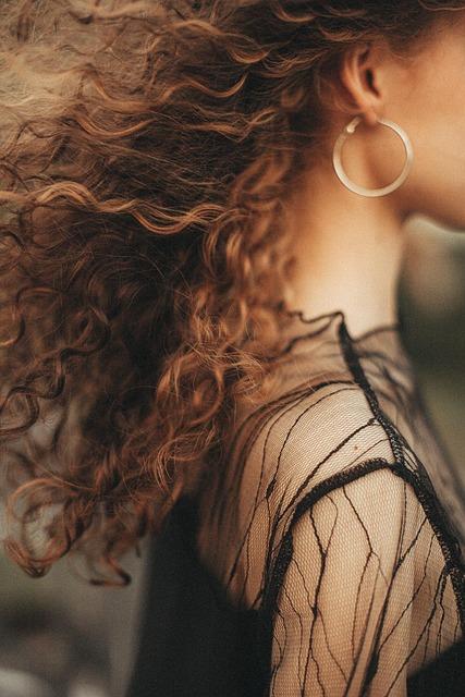 Okay, trying to grab your attention with the “best” stuff. You definitely need mascara to make your lashes pop, but maybe you’re having trouble with it, like those annoying clumps or the curling? Let’s talk about finding mascaras that just really work for