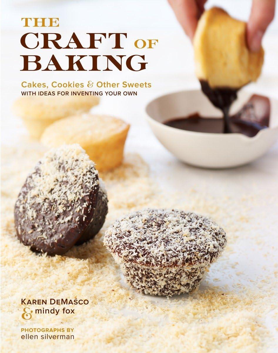 Baking Supplies Showdown: Reusable vs. Disposable Frosting Bags