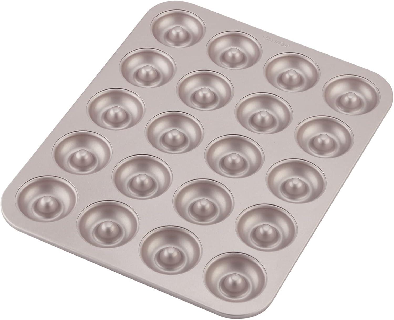 Bakeware Showdown: 40-Pack Cupcake Pans' Surprising Lid Limitation
