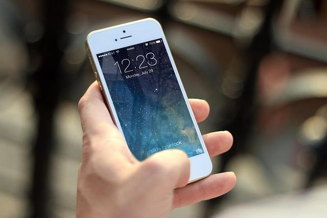 What Is the Best Portable Charger for an iPhone? Find a Reliable Battery Boost for Your Day