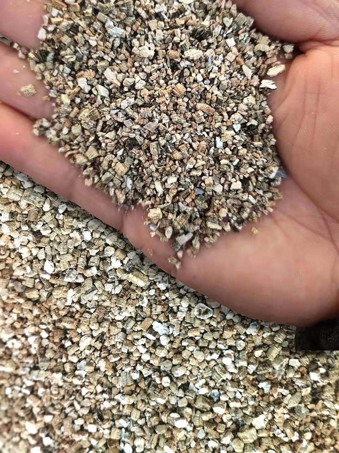 Vermiculite Showdown: Organic vs. Professional Grade Tested in Horticulture
