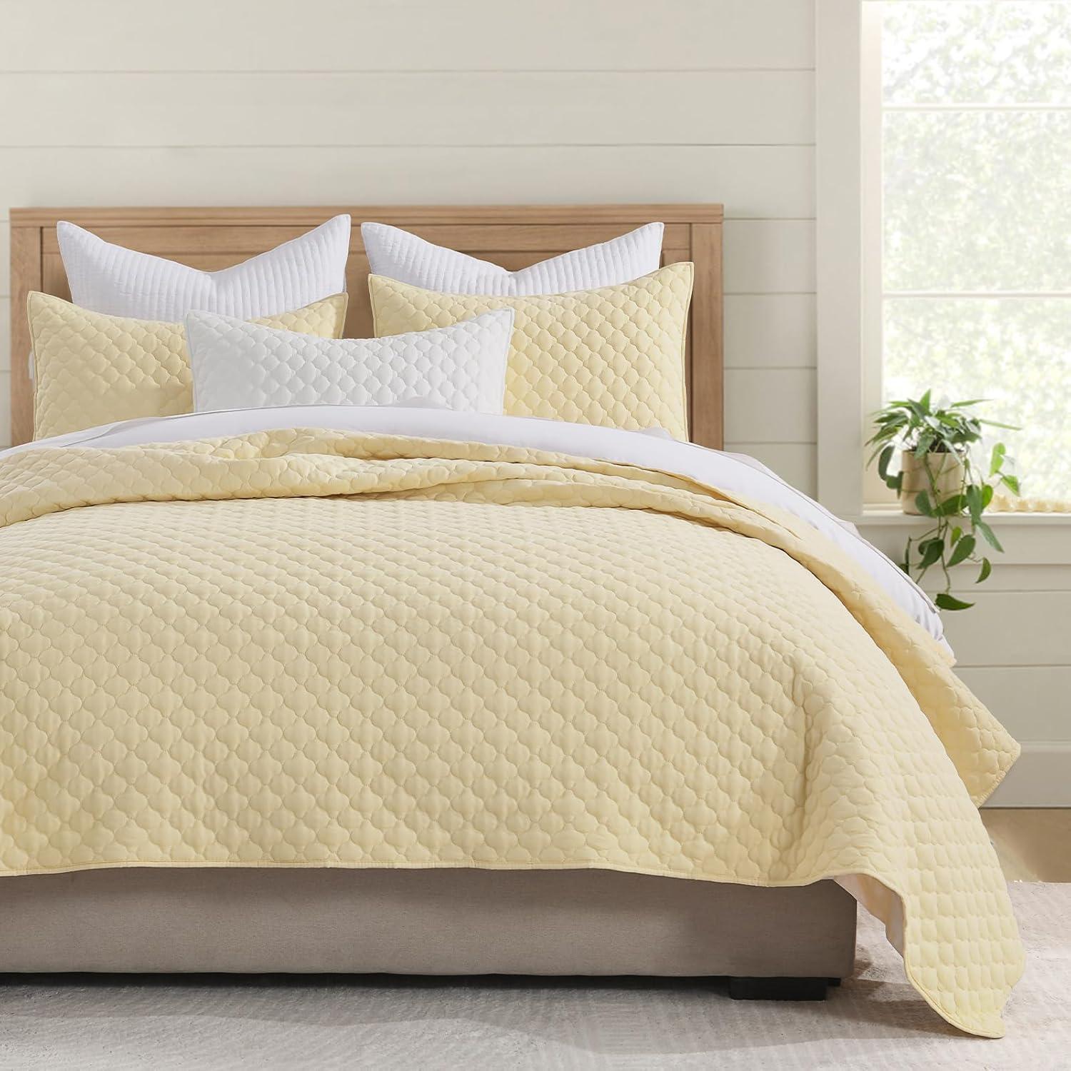 Surprising Comfort: Flannel Sheets vs. Portable Mattresses for Year-Round Use
