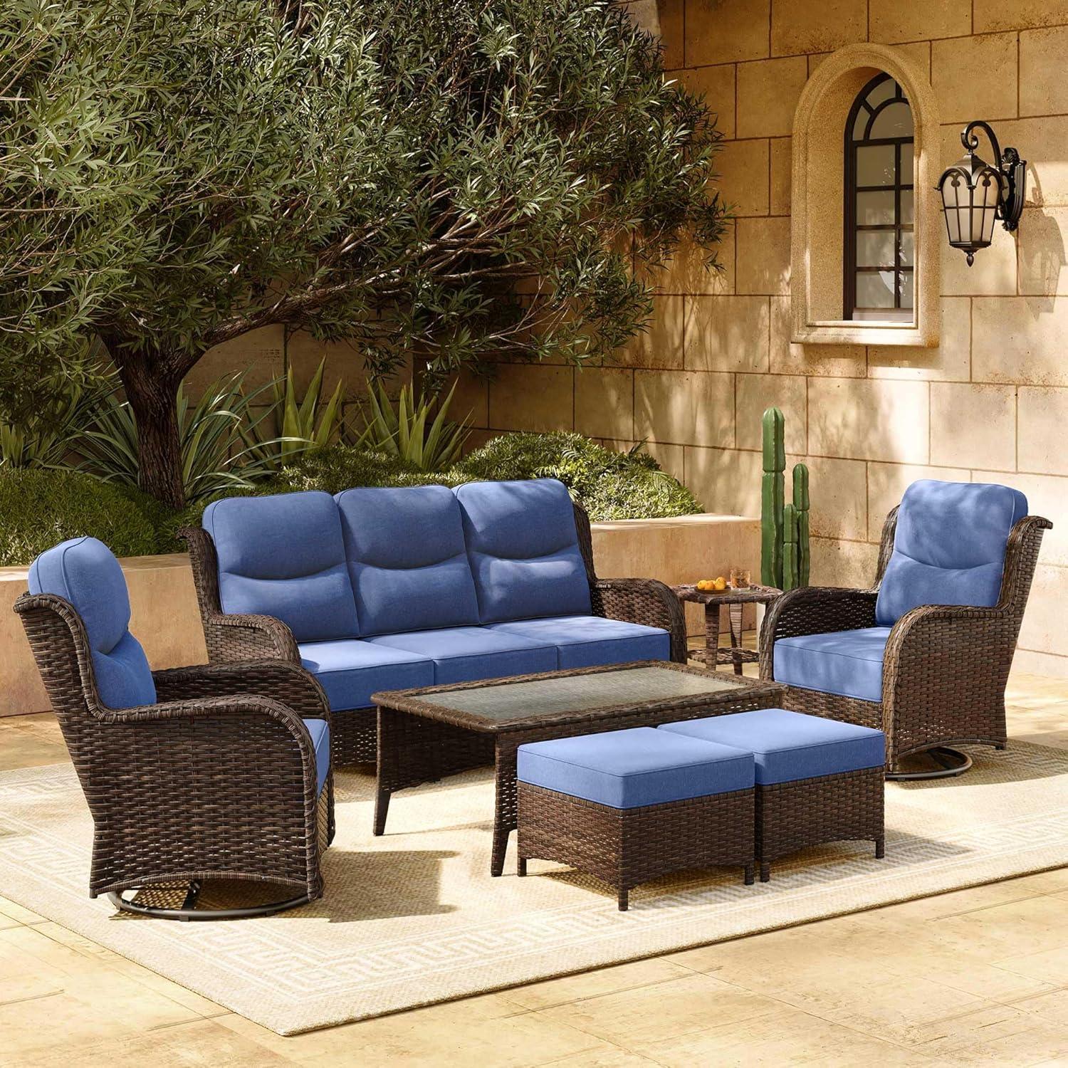 Showdown: Lightweight Tables vs. Weatherproof Covers for Outdoor Use