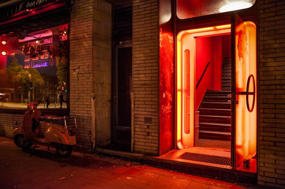 Best of Second City Review: Your Insider’s Guide to the Funniest Live Shows!