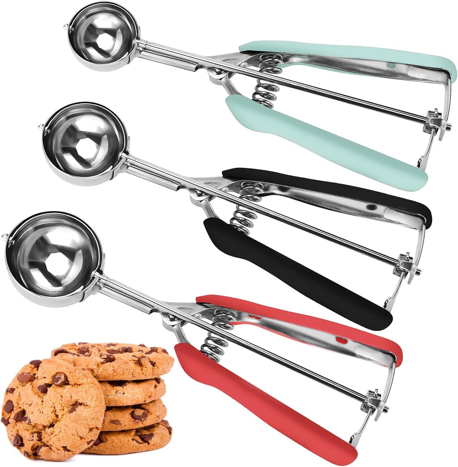 The Scoop Versus: Cookie Baking Set Showdown (3 Sizes, Seasonal Test)
