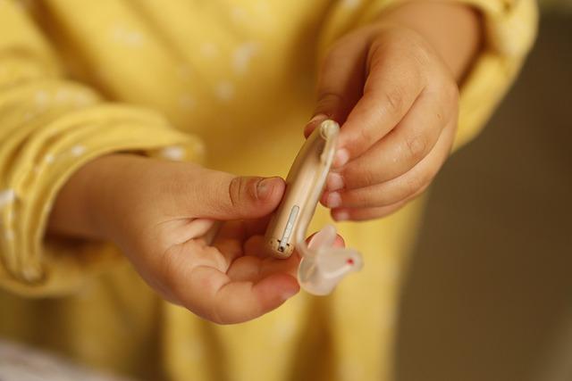 Best GPS Tracking Device for Kids, Pet or Traveling