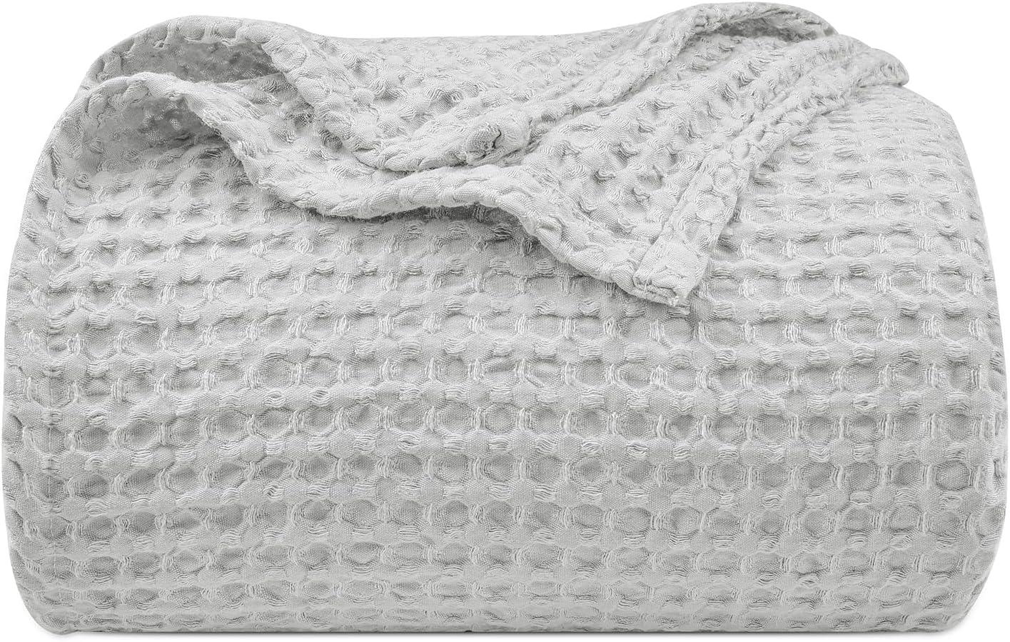 Versatile Blanket Compared: Cozy Yet Adaptable for Spring Warming Surprises (Lightweight, Breathable, and Perfect for Unexpected Chill)